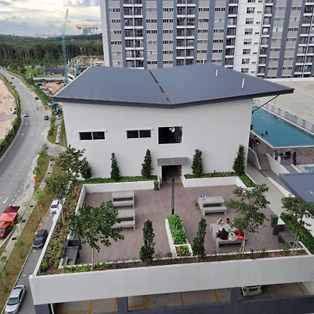 Impiana Homestay Near Putrajaya, Cyberjaya, Musliem Only,Wifi,Netflix Kampung Dengkil Dış mekan fotoğraf