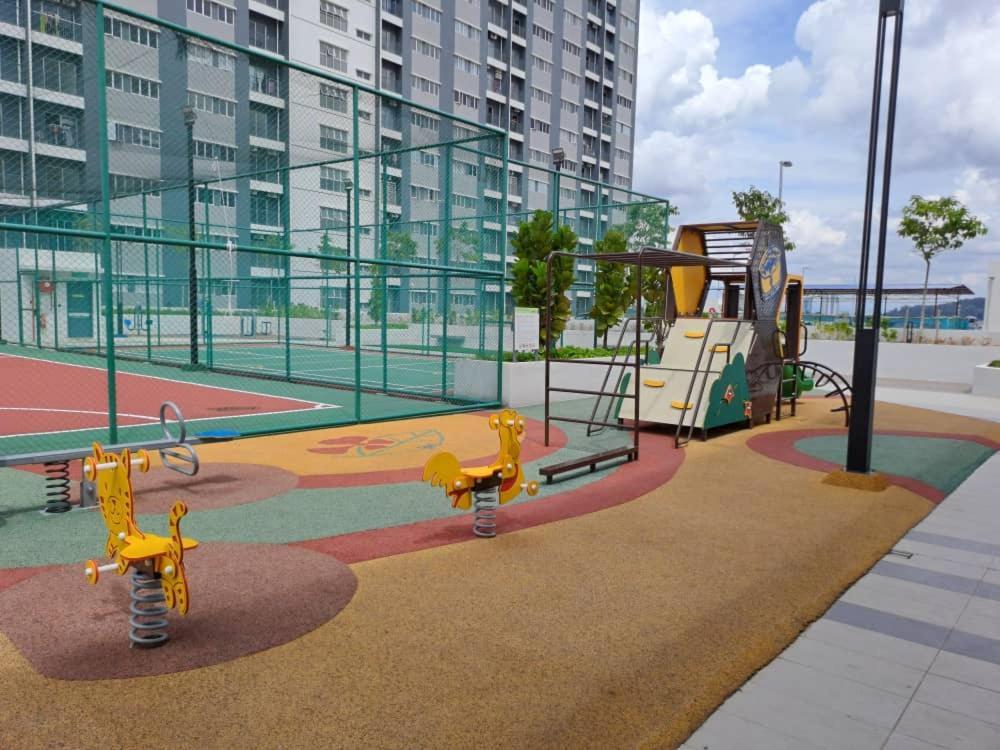 Impiana Homestay Near Putrajaya, Cyberjaya, Musliem Only,Wifi,Netflix Kampung Dengkil Dış mekan fotoğraf