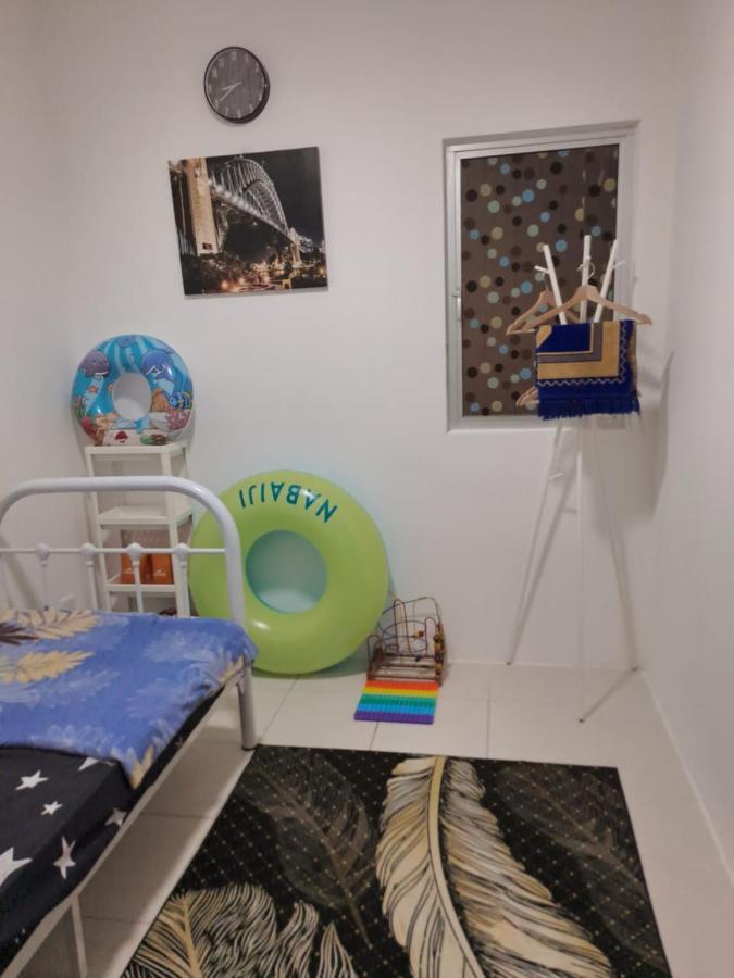 Impiana Homestay Near Putrajaya, Cyberjaya, Musliem Only,Wifi,Netflix Kampung Dengkil Dış mekan fotoğraf