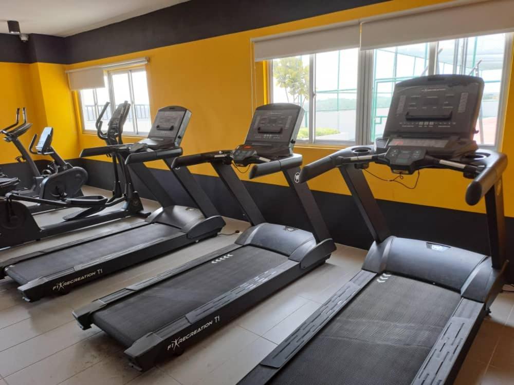 Impiana Homestay Near Putrajaya, Cyberjaya, Musliem Only,Wifi,Netflix Kampung Dengkil Dış mekan fotoğraf