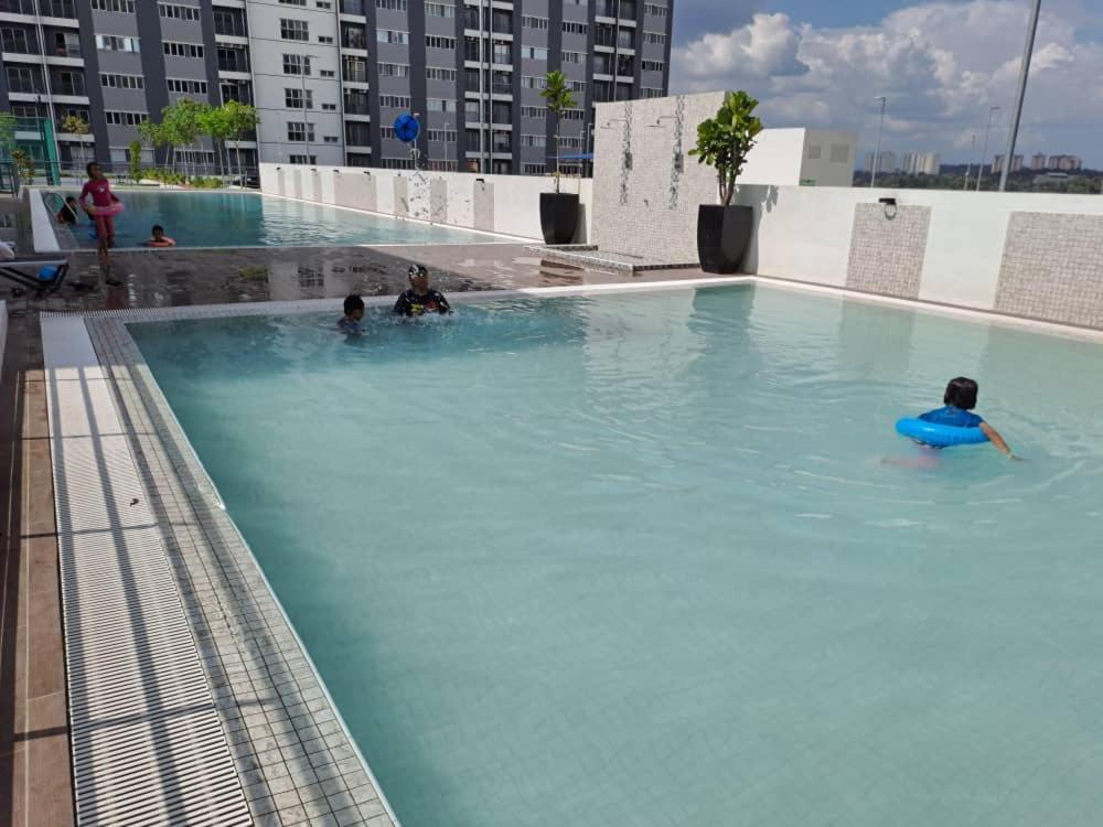 Impiana Homestay Near Putrajaya, Cyberjaya, Musliem Only,Wifi,Netflix Kampung Dengkil Dış mekan fotoğraf