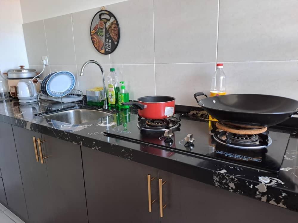 Impiana Homestay Near Putrajaya, Cyberjaya, Musliem Only,Wifi,Netflix Kampung Dengkil Dış mekan fotoğraf