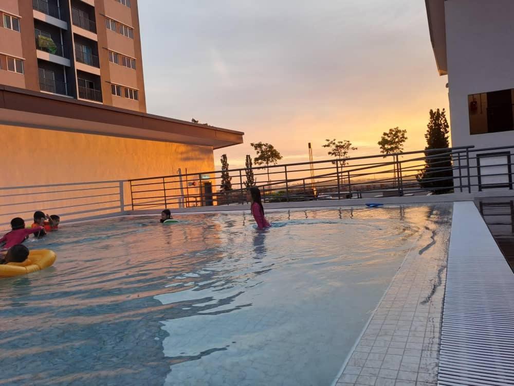 Impiana Homestay Near Putrajaya, Cyberjaya, Musliem Only,Wifi,Netflix Kampung Dengkil Dış mekan fotoğraf